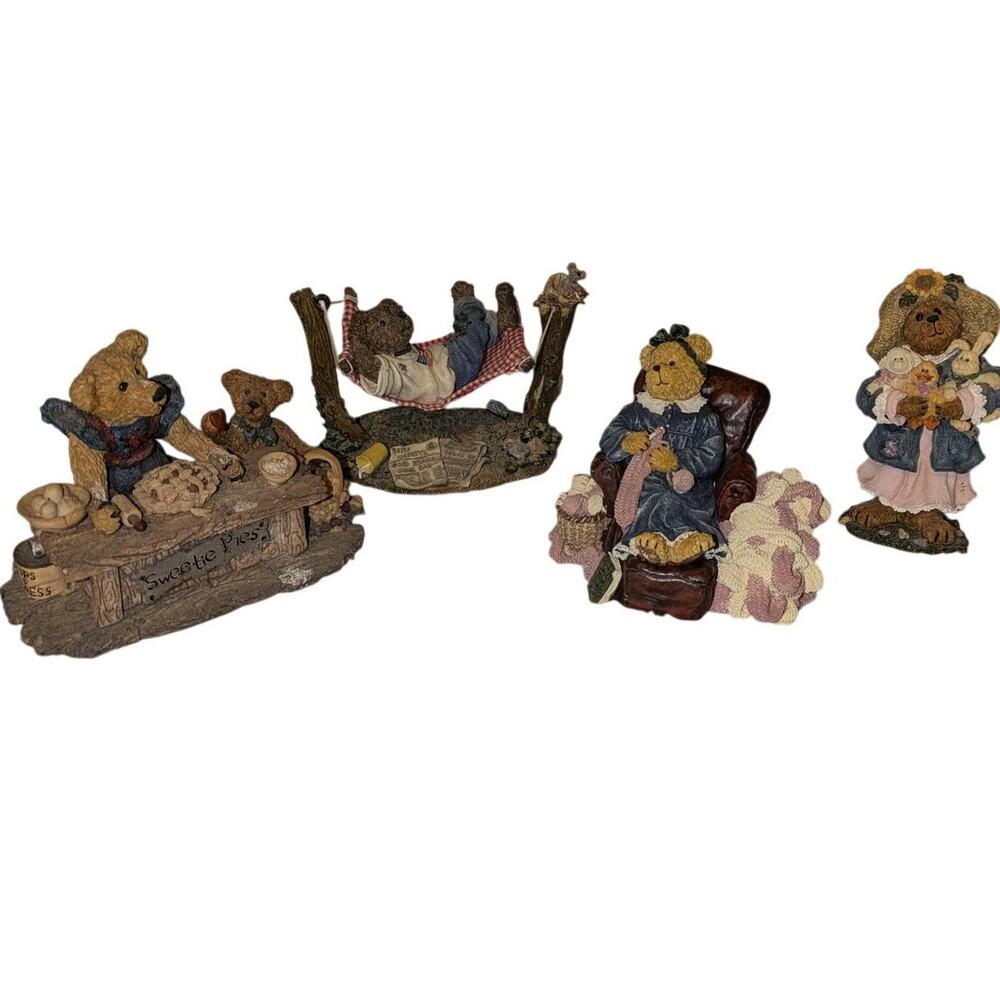 Lot of Boyd's Bears and Friends Figurines